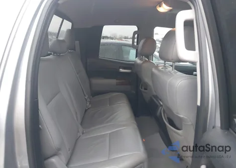 2011 Toyota Tundra Limited 5.7L V8 z USA, uszkodzony, nr VIN 5TFBW5F10BX210368